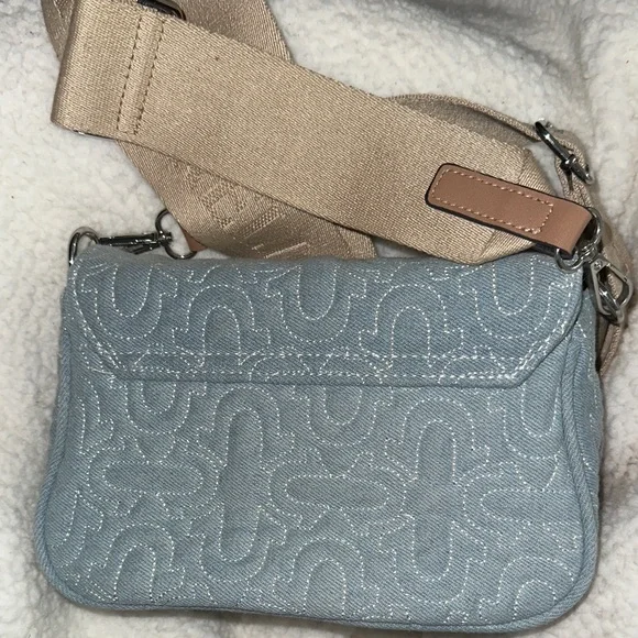 True Religion Light Blue Quilted Crossbody with Beige Logo Strap - Picture 5 of 8